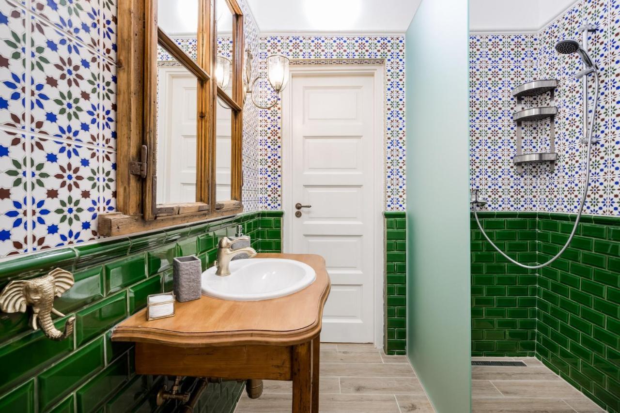 Unique & Stylish - Home Of Traveler In City Center Budapest Luaran gambar